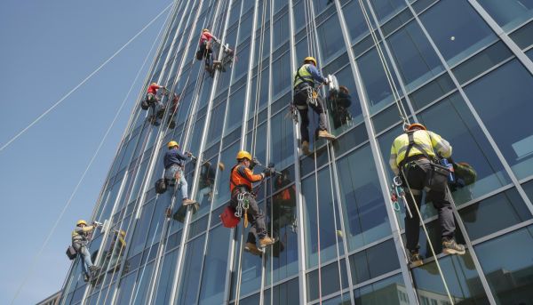 Entreprise cordiste : la sécurité au service de vos travaux en hauteur